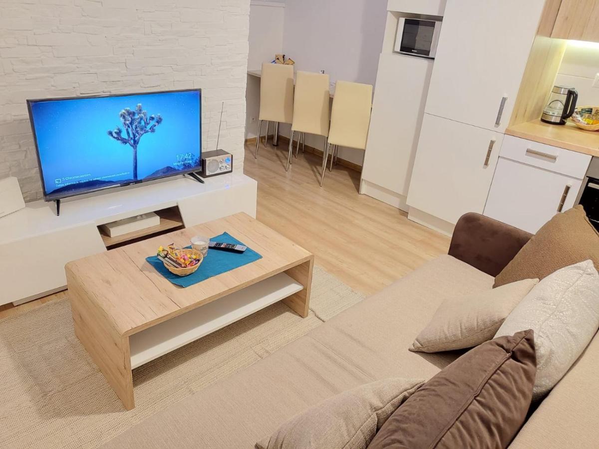 Velky Apartman 3 Bratislava Exteriör bild