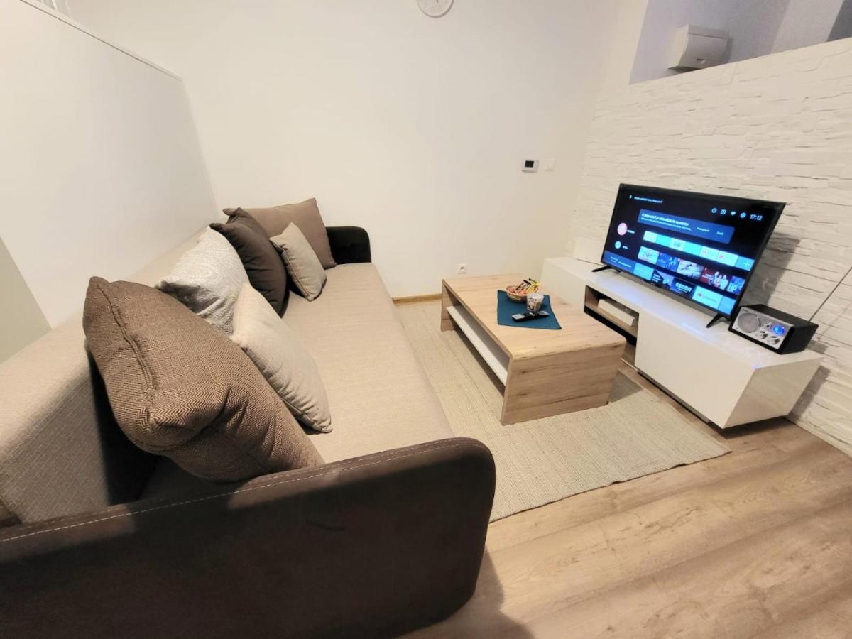 Velky Apartman 3 Bratislava Exteriör bild