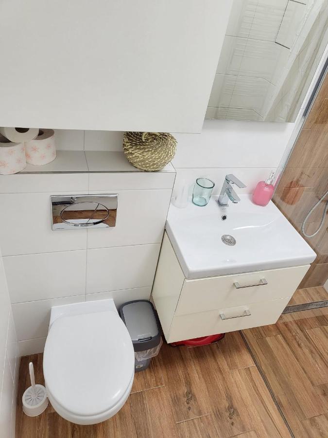 Velky Apartman 3 Bratislava Exteriör bild